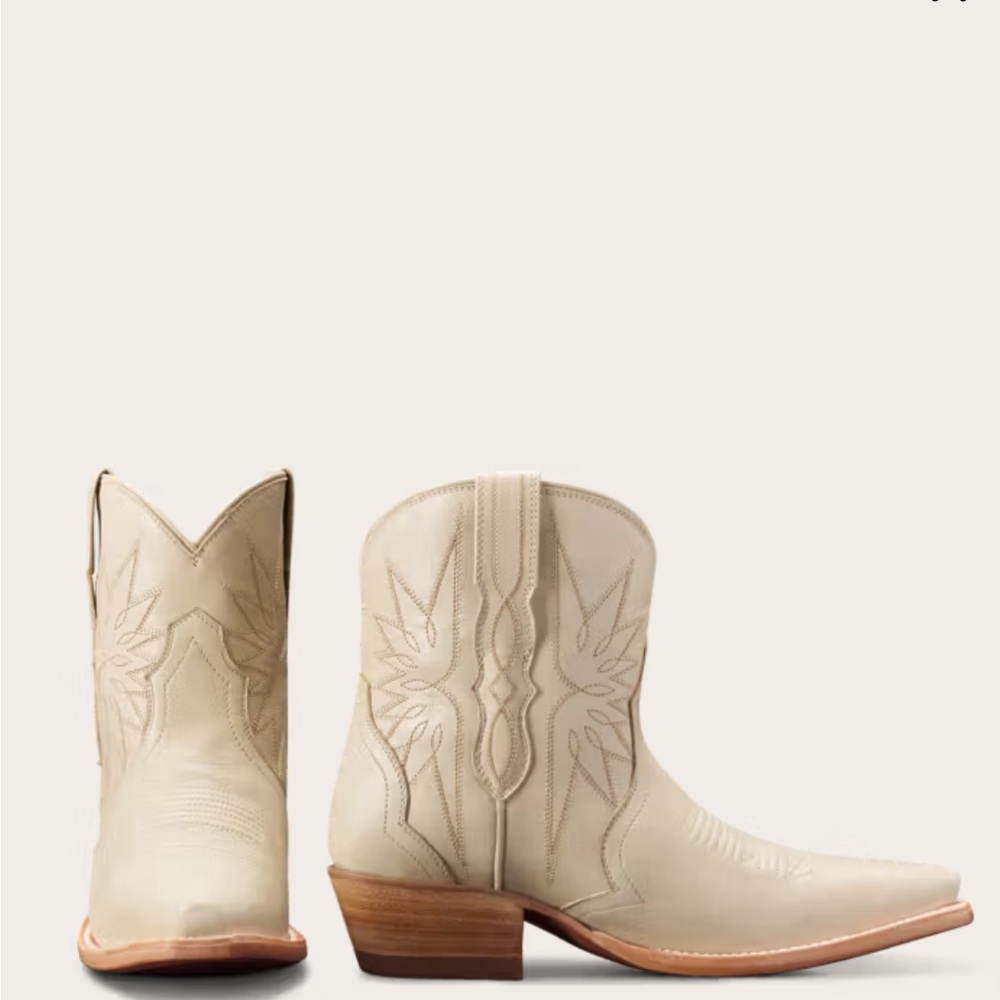 Tecovas Women's cream Lynn Western Ankle Boots
